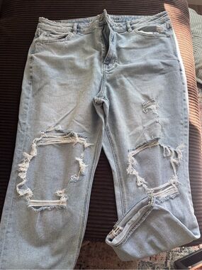 American Eagle Outfitters Light Wash Distressed Boyfriend Jeans